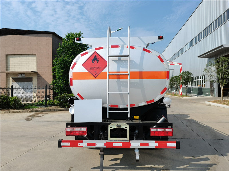 9.5方國(guó)六楚勝解放J6油罐車(chē)